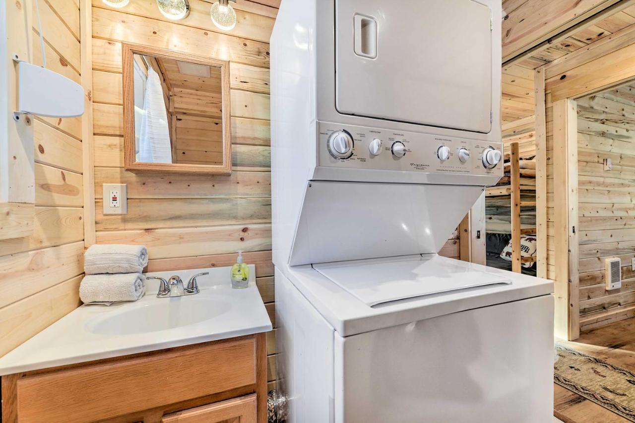 Cozy Island Park Cabin, 20 Mi To Yellowstone! Екстериор снимка